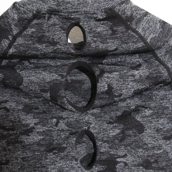 Gymshark Adapt Camo Seamless Crop Top Long Sleeve Cutout Gray Black Size Small - Picture 10 of 12